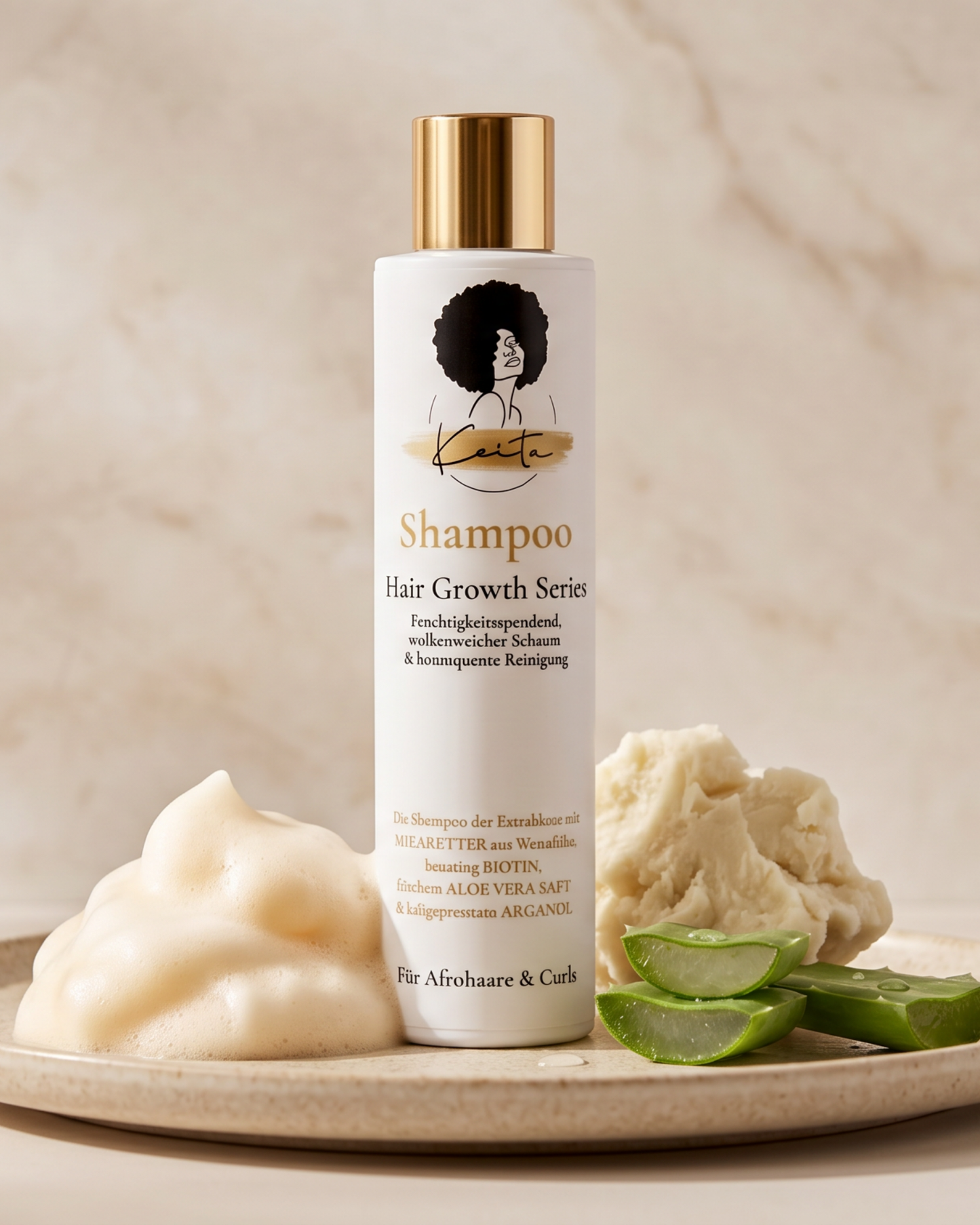 Close-up van shampoo voor krullend haar met strakke, heldere productverpakking